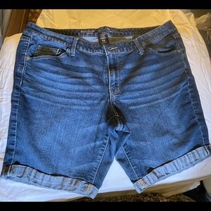 Lot of 2 pairs Women’s Mossimo Bermuda Shorts